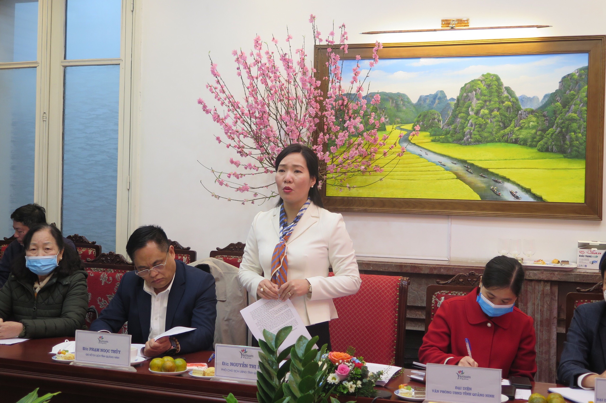 Phó Chủ tịch UBND tỉnh Quảng Ninh Nguyễn Thị Hạnh phát biểu